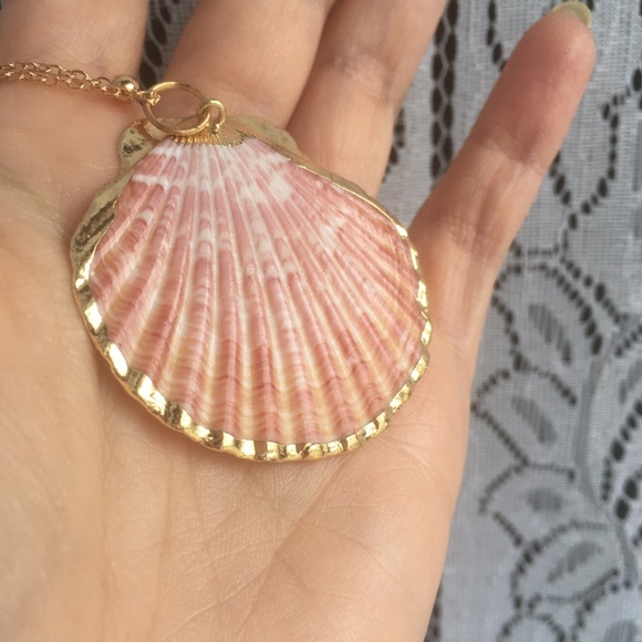 Seashell pendant necklace gold tone - Picture 4 of 7